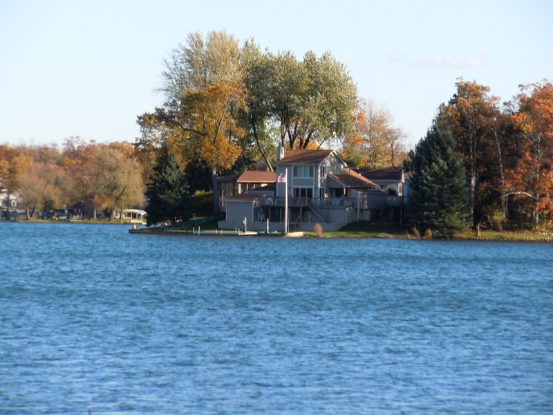 Big Lake Waterfront Homes in Davisburg Michigan